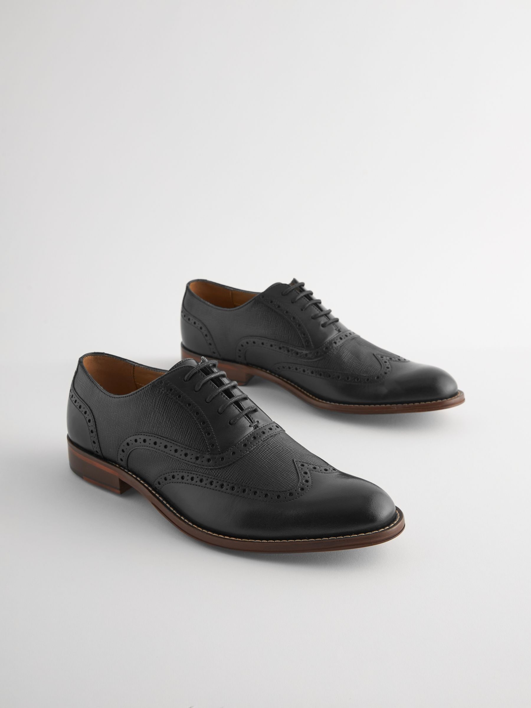 VET365 Black Leather Wing Cap Brogue Shoes