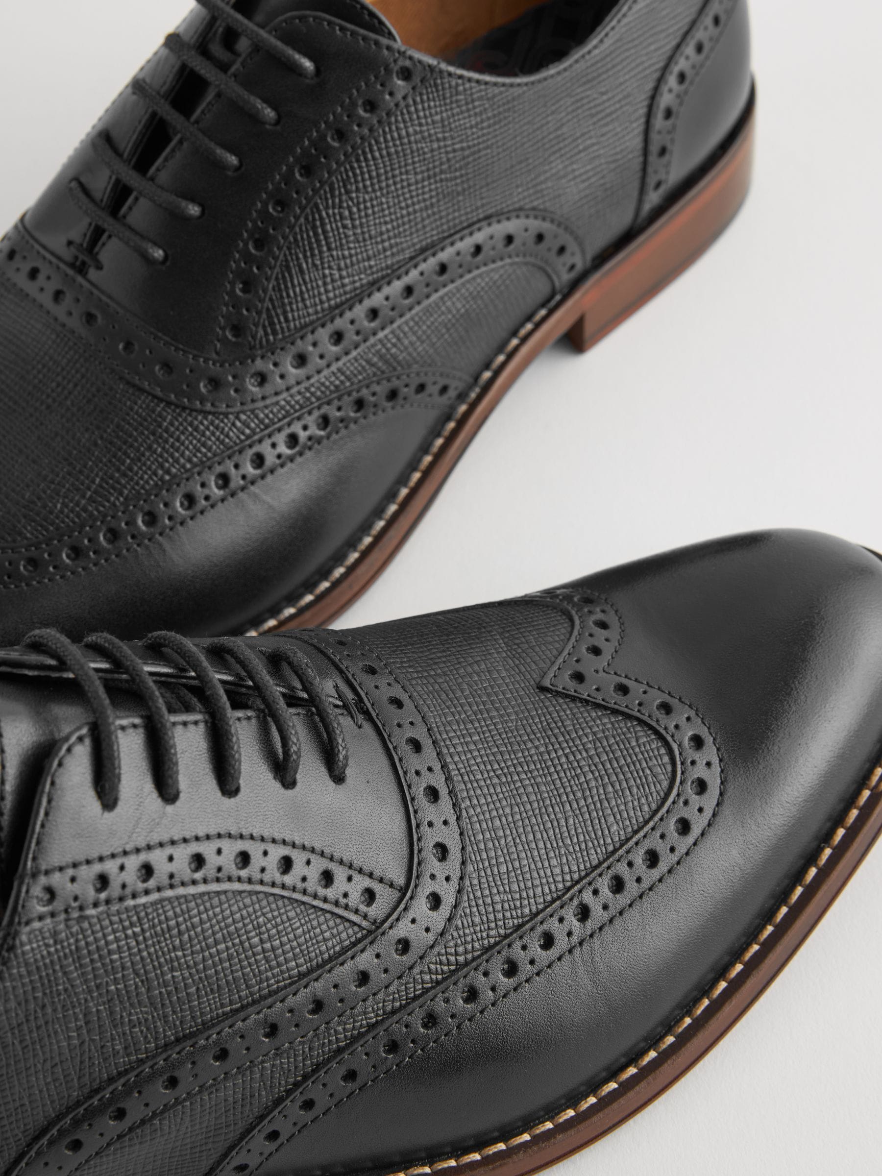 VET365 Black Leather Wing Cap Brogue Shoes - Image 3