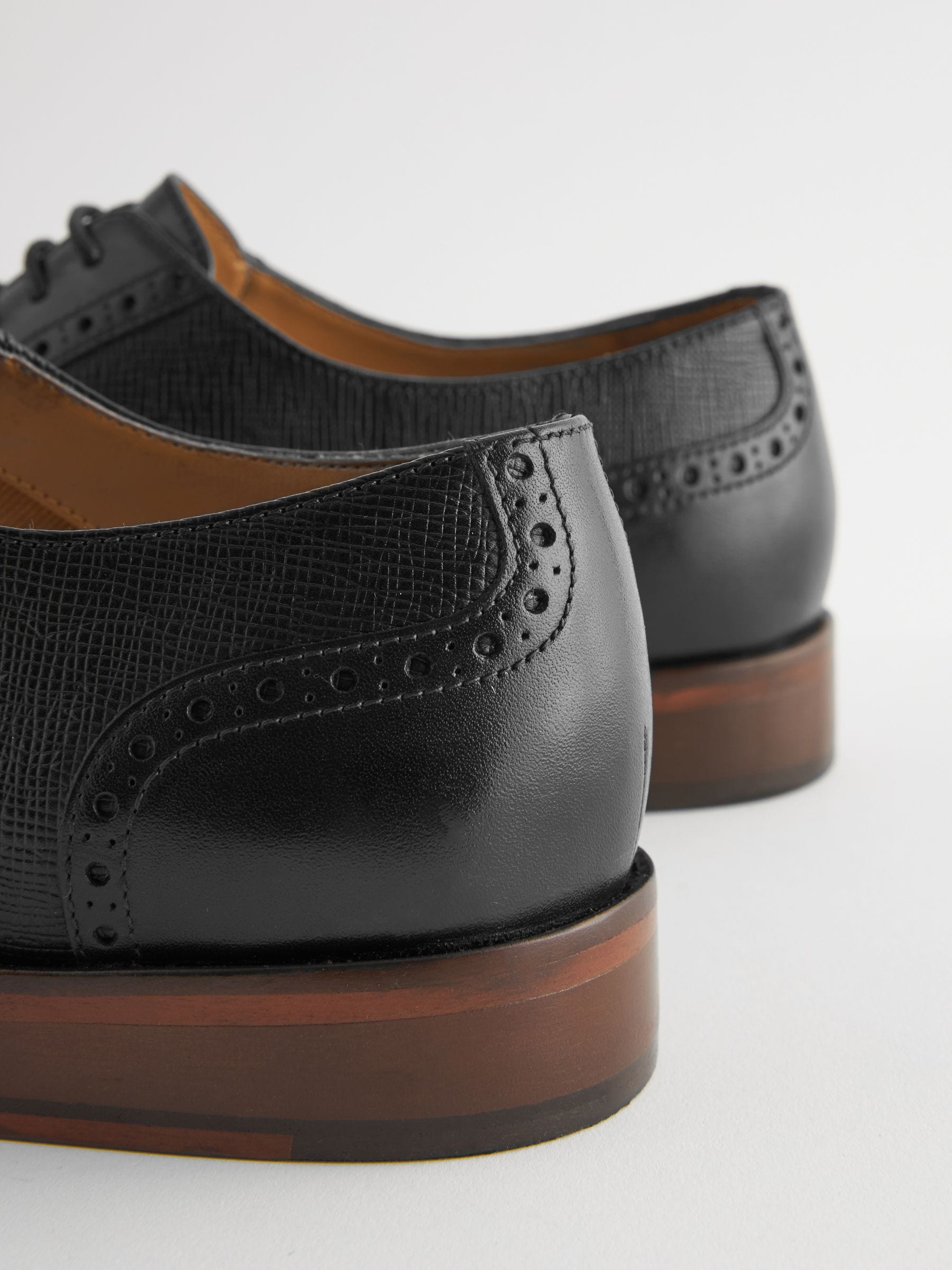 VET365 Black Leather Wing Cap Brogue Shoes - Image 5