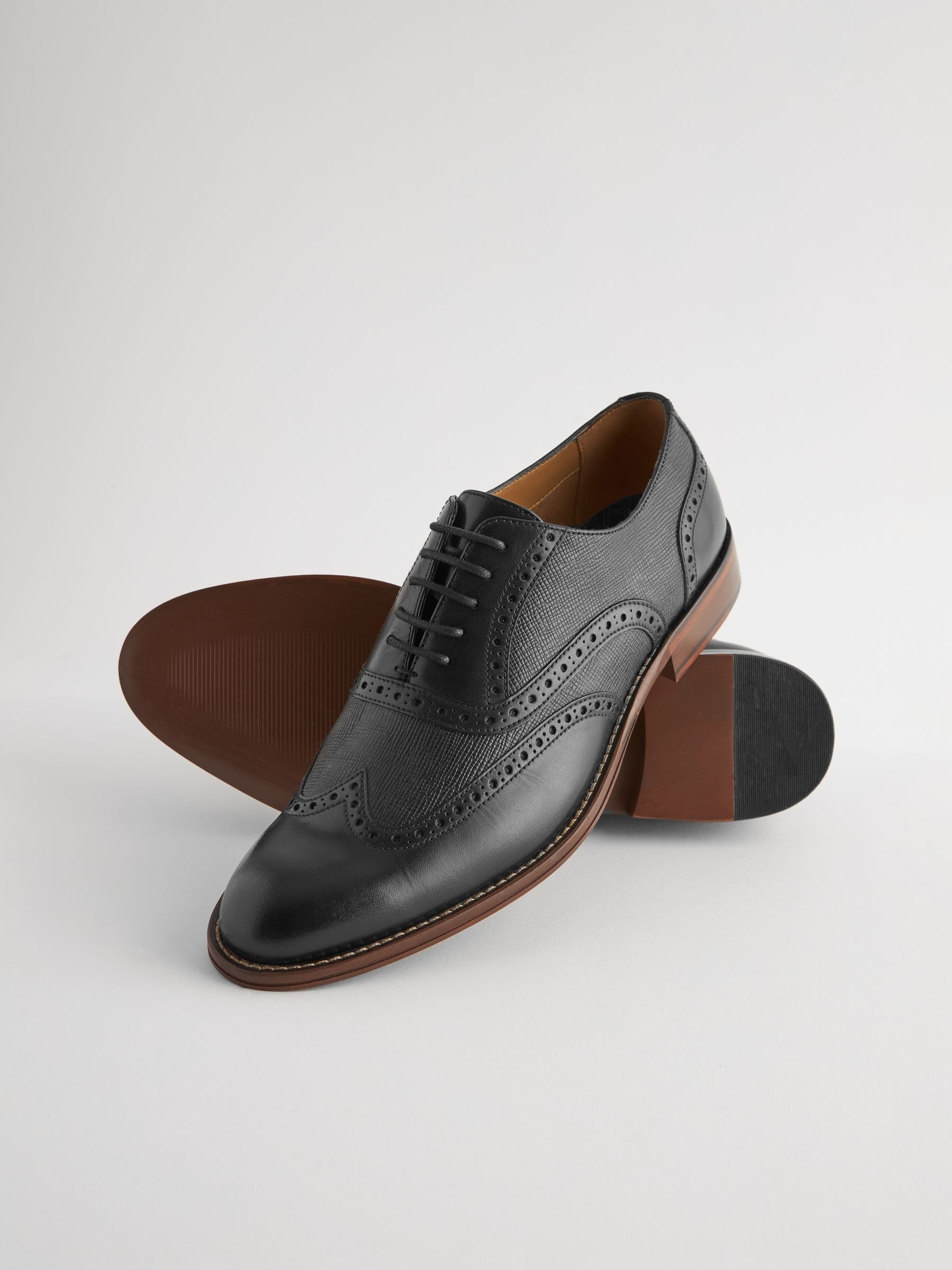 VET365 Black Leather Wing Cap Brogue Shoes - Image 6