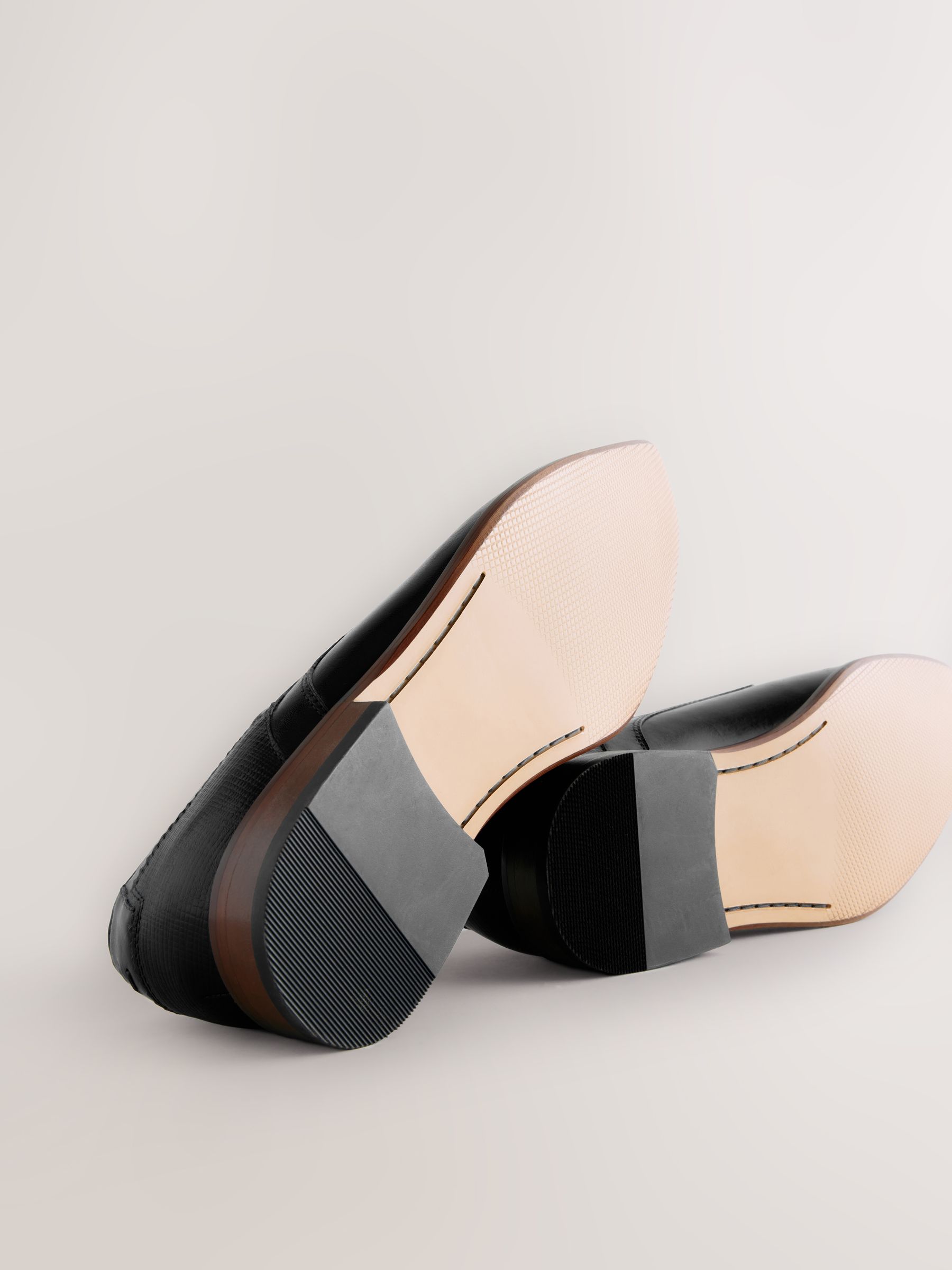 VET371 Black Leather Derby Shoes - Image 4