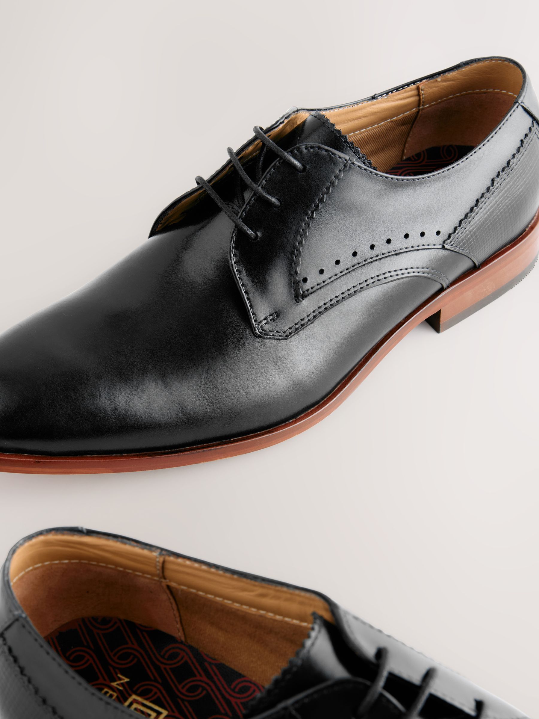 VET371 Black Leather Derby Shoes - Image 5