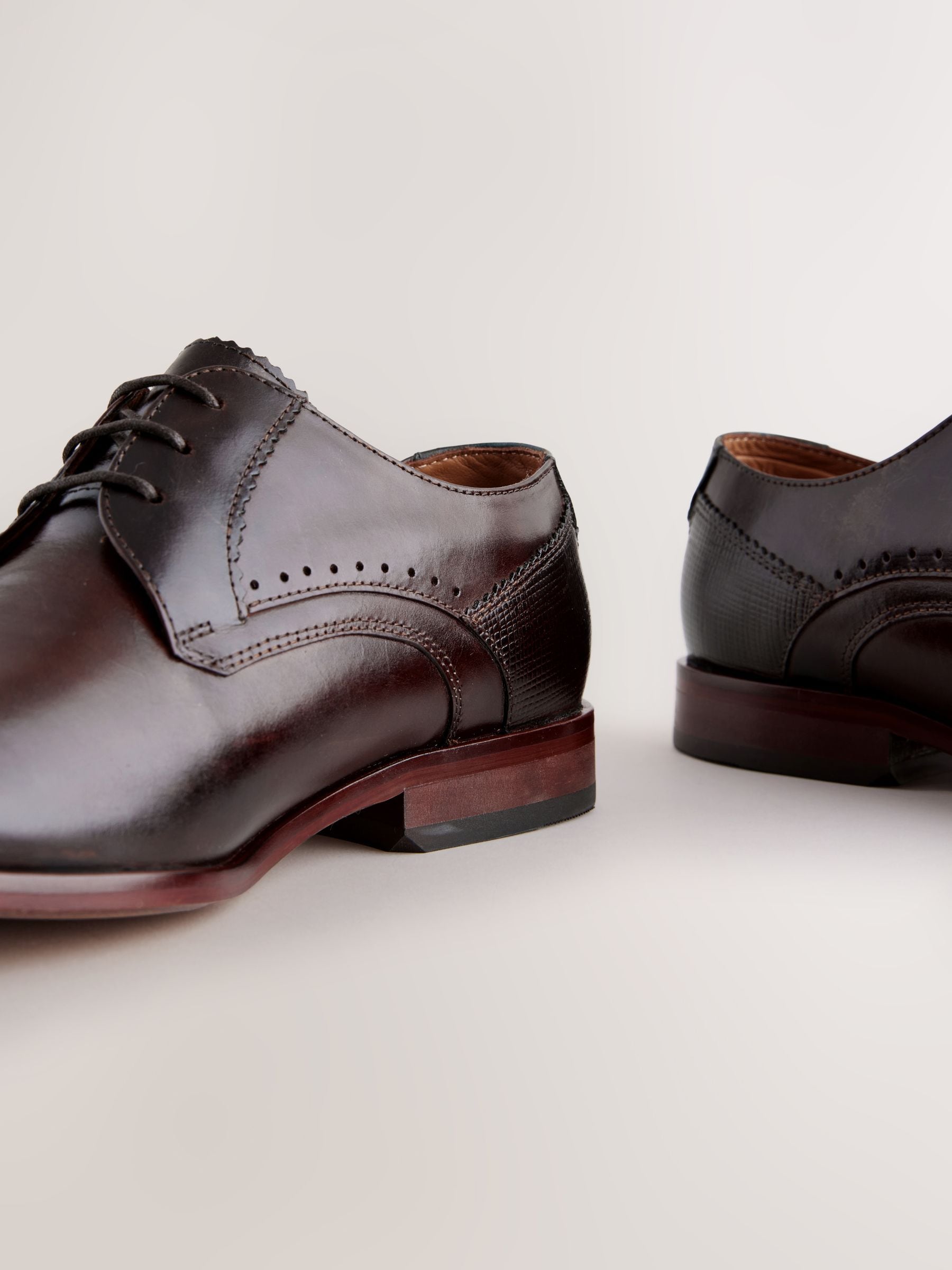 VET369 Brown Leather Derby Shoes - Image 5