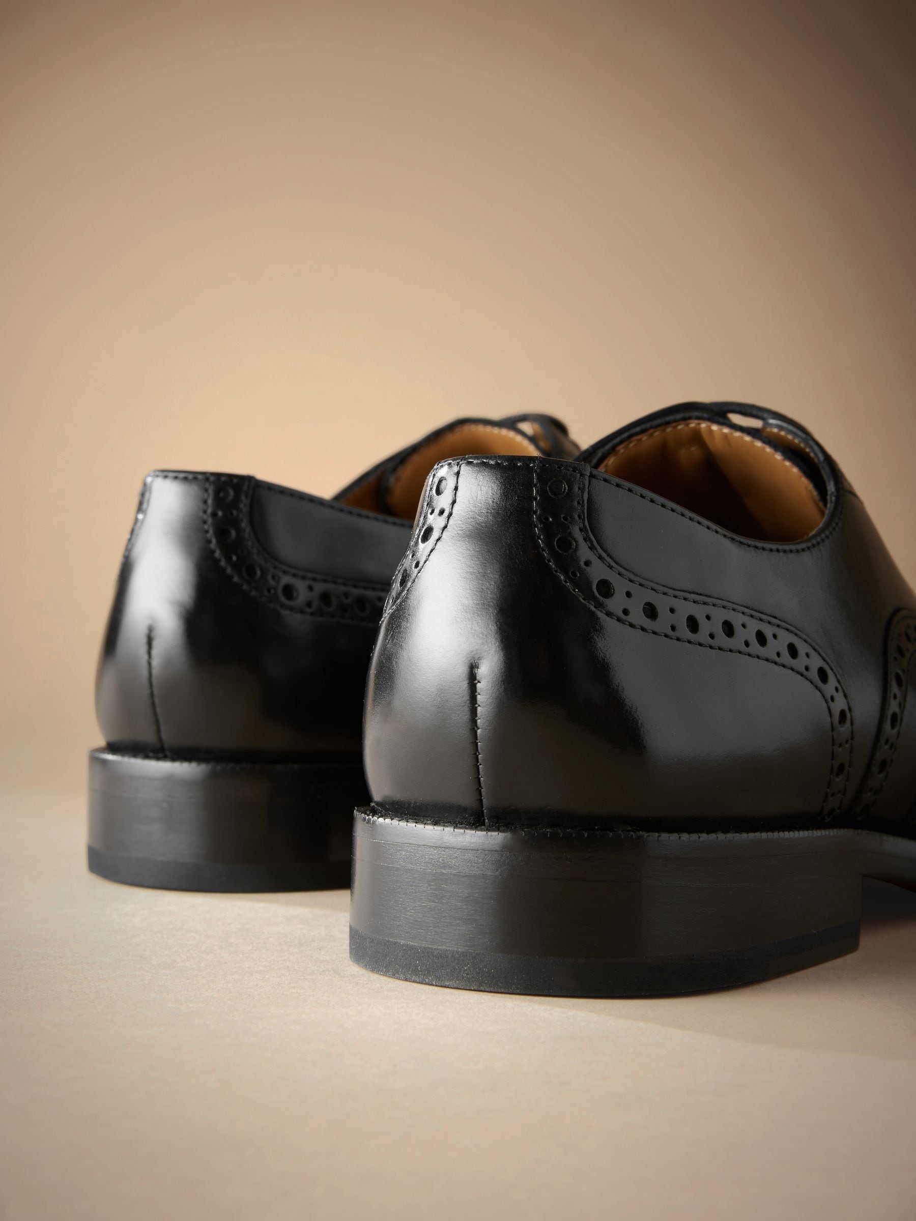 VET367 Black Wide Fit Signature Italian Leather Wingcap Brogue Shoes - Image 4