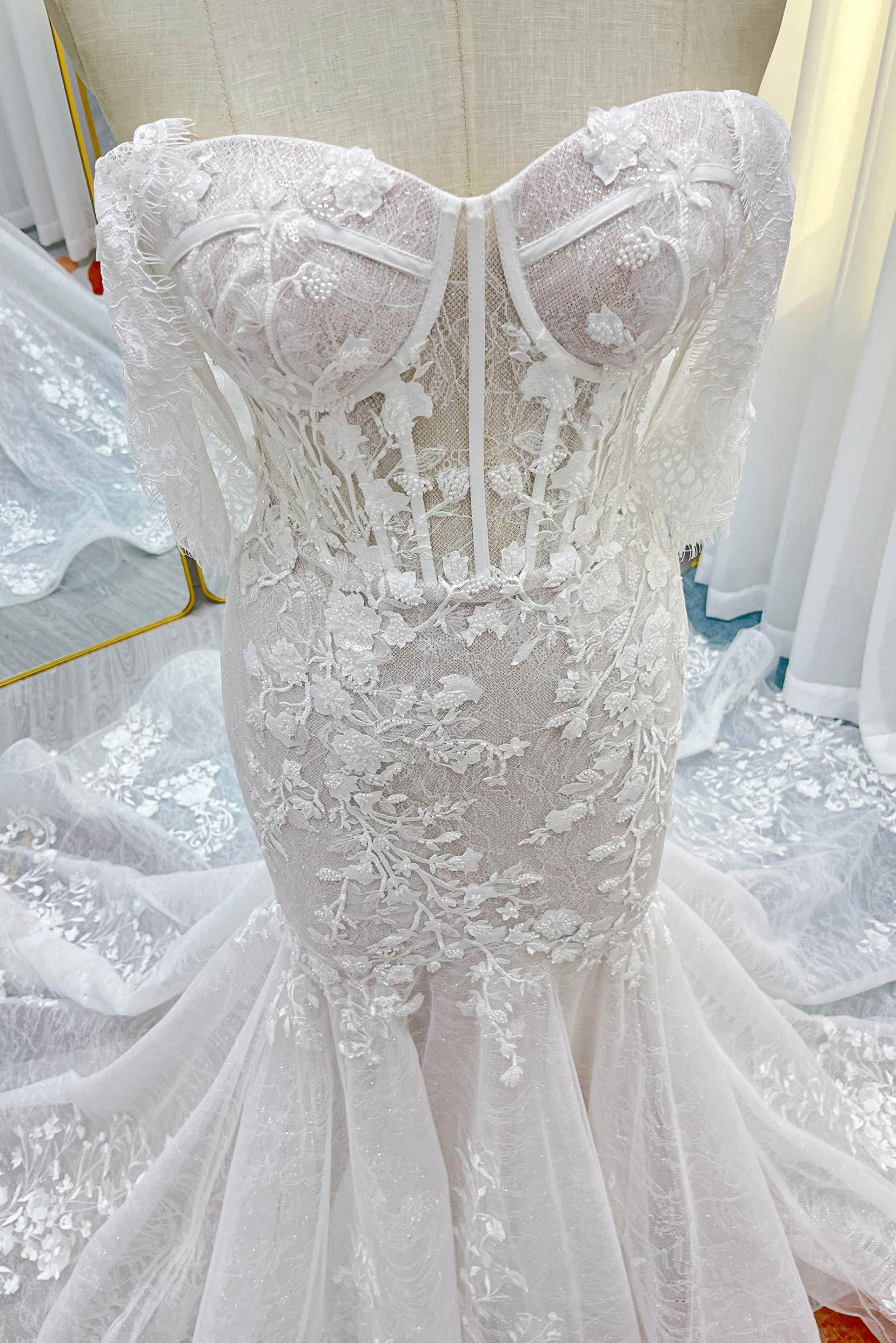 VET424 Trumpet-Mermaid Court Train Lace Tulle Wedding Dress - Image 7