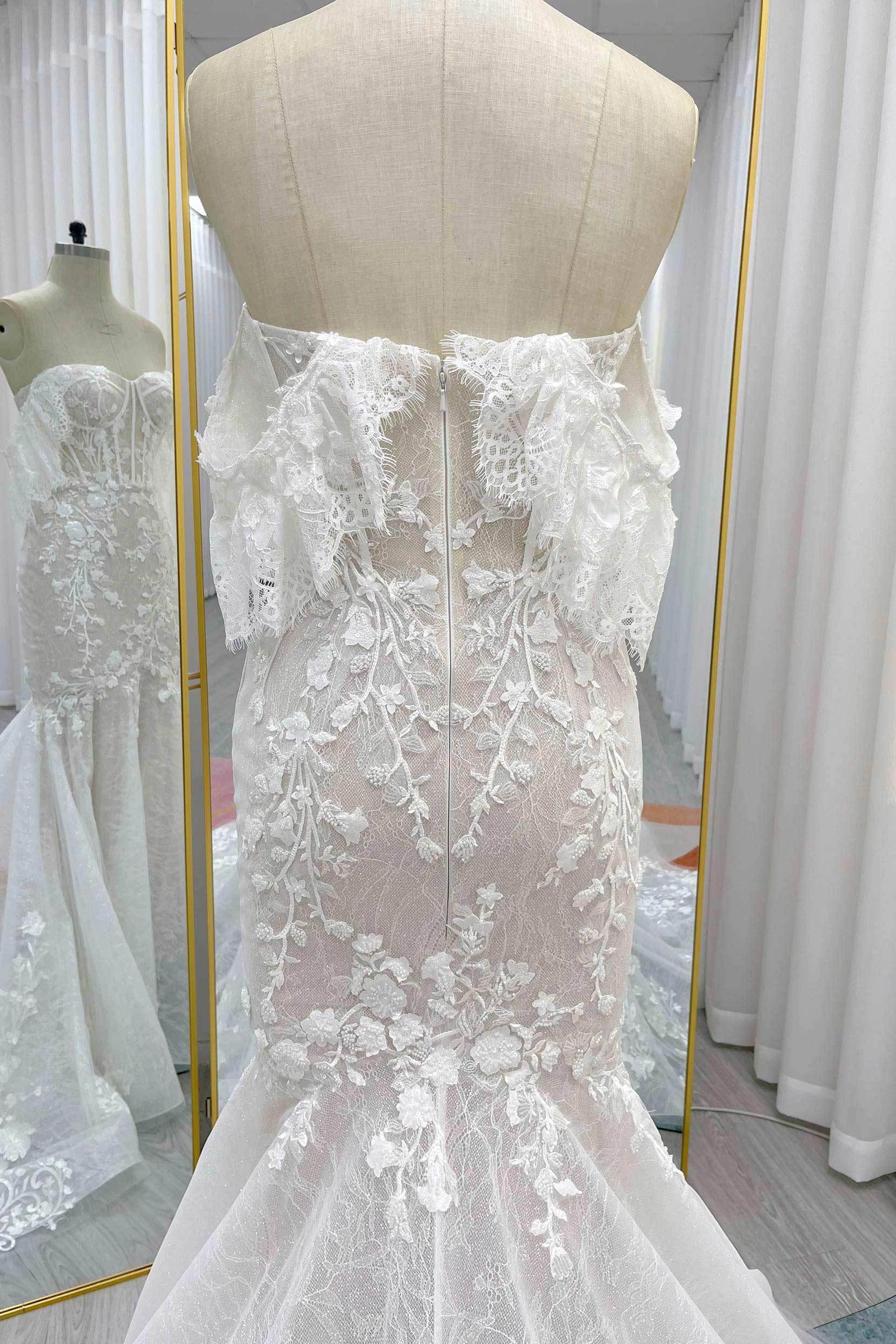 VET424 Trumpet-Mermaid Court Train Lace Tulle Wedding Dress - Image 8