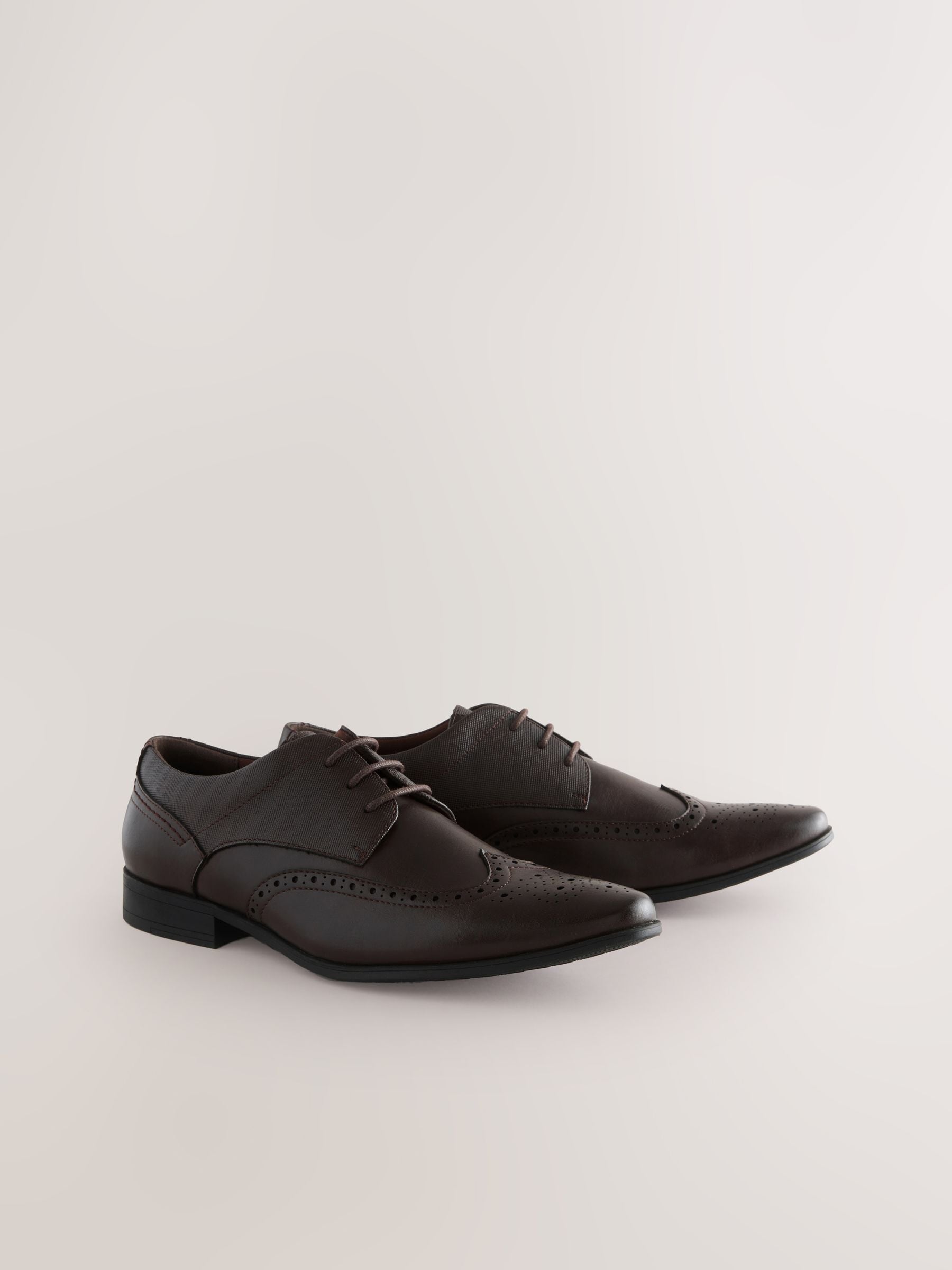 VET382 Brown Wide Fit Brogue Shoes - Image 2