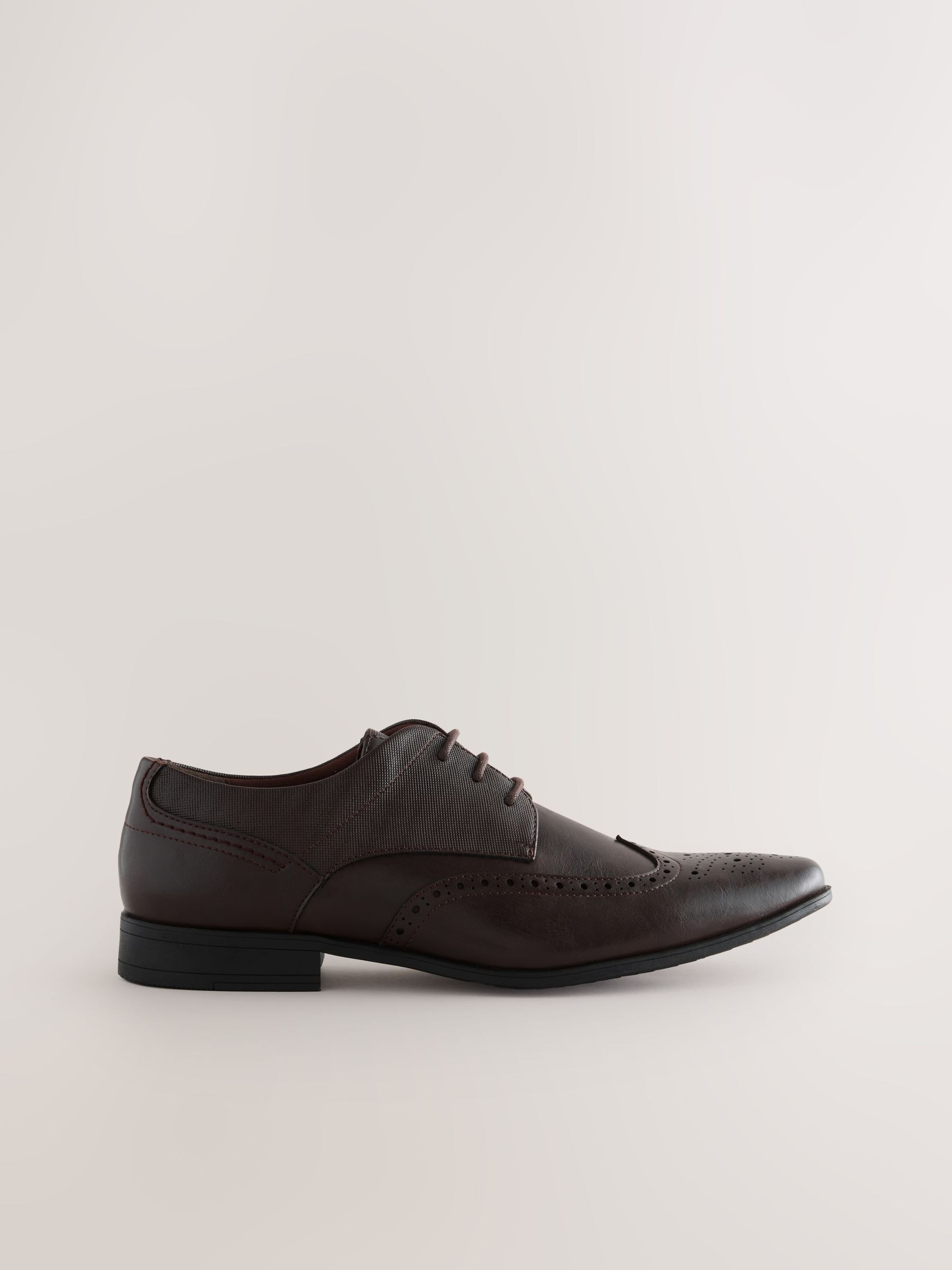 VET382 Brown Wide Fit Brogue Shoes - Image 3