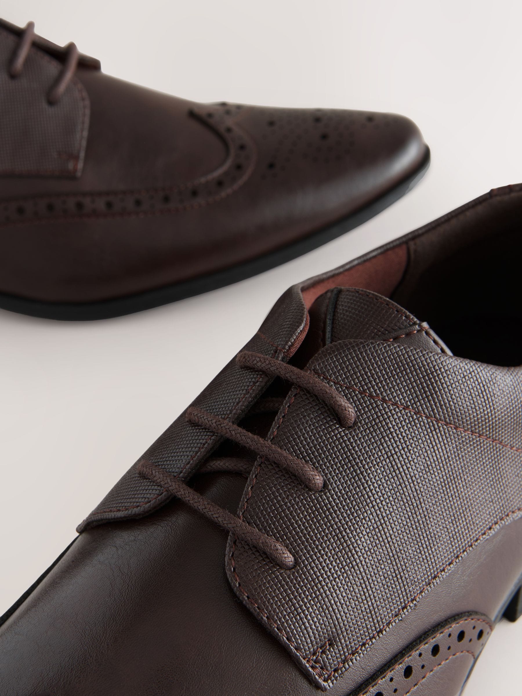 VET382 Brown Wide Fit Brogue Shoes - Image 5
