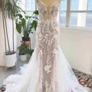 VET430 Trumpet-Mermaid Court Train Lace Tulle Wedding Dress