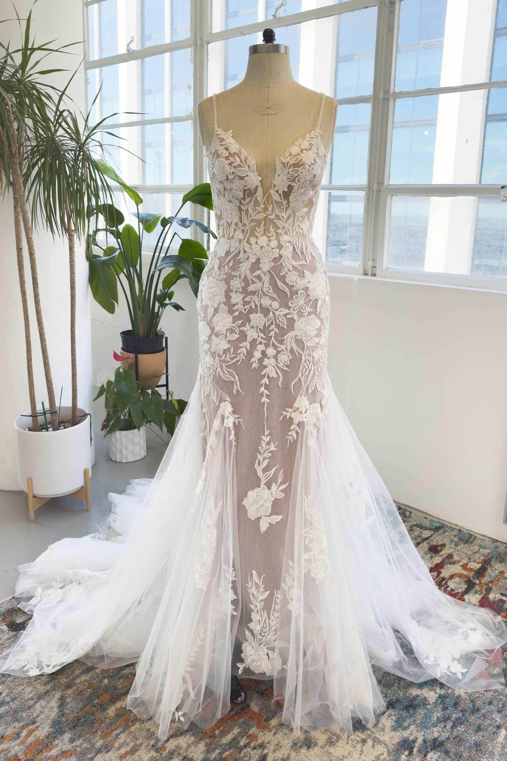 VET430 Trumpet-Mermaid Court Train Lace Tulle Wedding Dress
