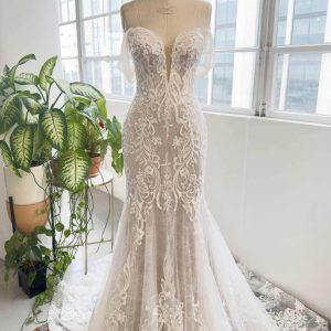 VET429 Trumpet-Mermaid Cathedral Train Lace Tulle Wedding Dress